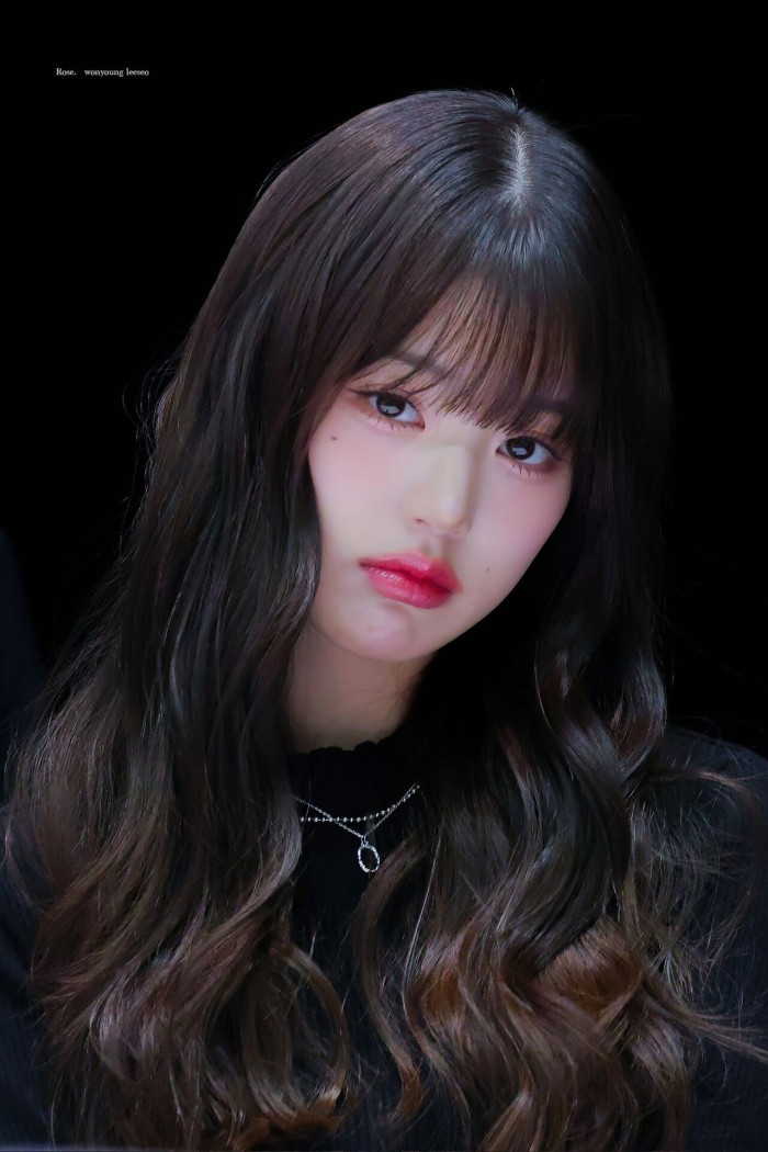 20240211_092937.jpg 어제 명절에도 근무한 장원영 팬싸인회