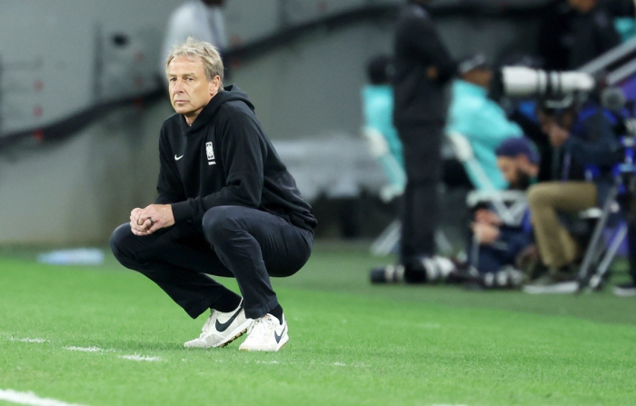 image.png 클린스만호 A 공격수 vs B 수비수 \