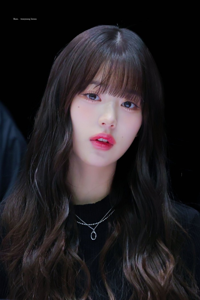 20240211_102754.jpg 어제 명절에도 근무한 장원영 팬싸인회